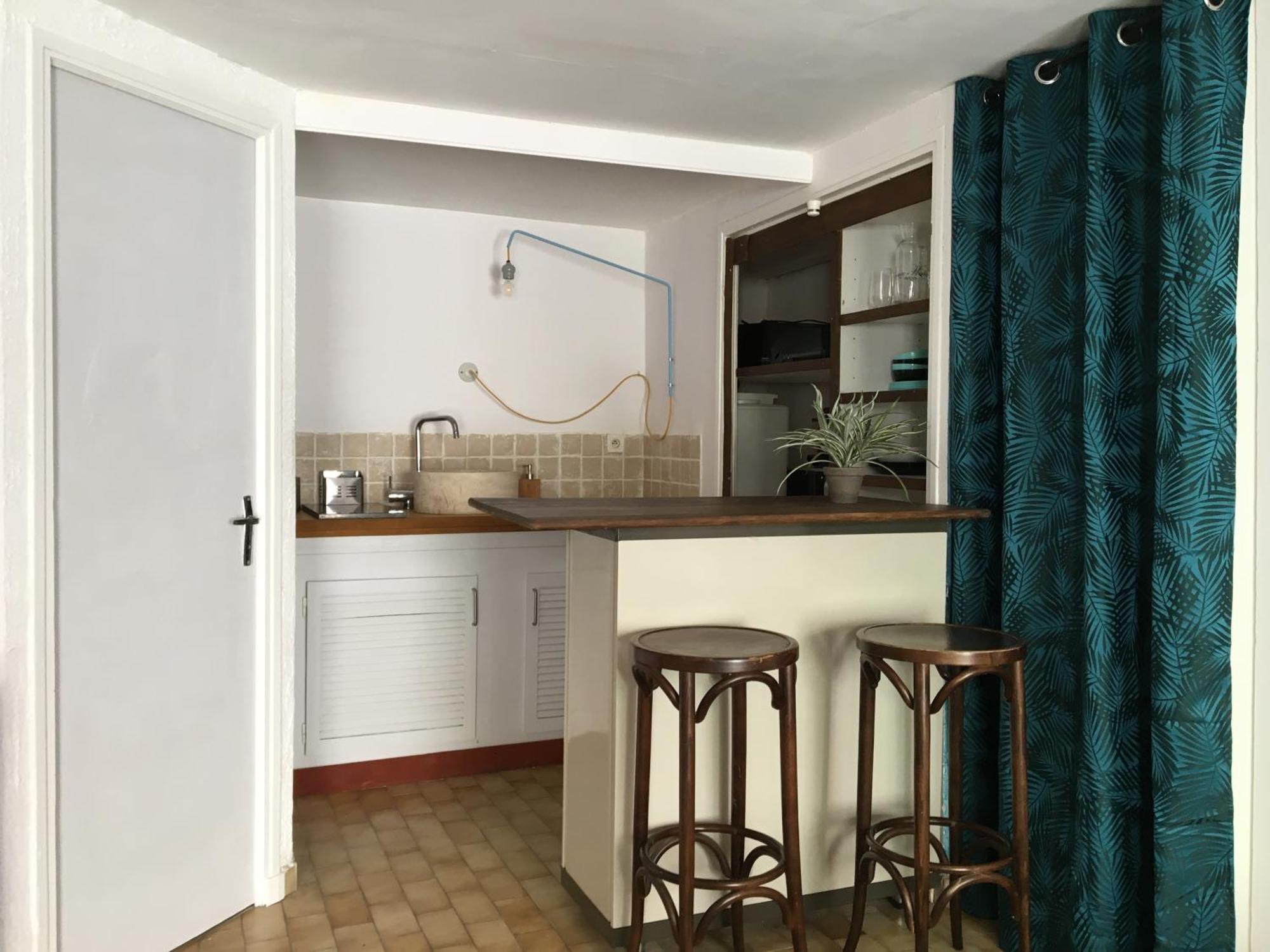 Studio Avec Terrasse Sur Cour, Authentique, Calme 亞維農 外观 照片